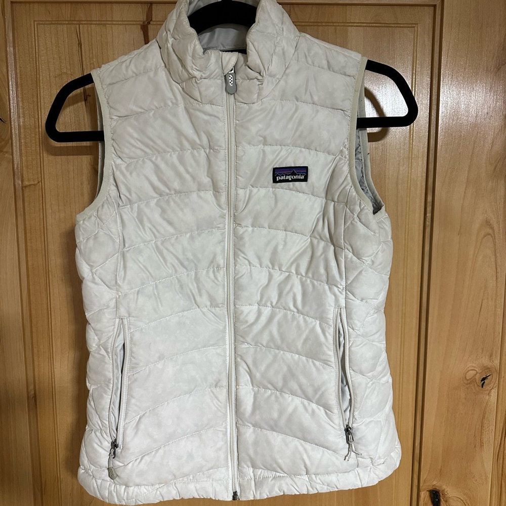 Patagonia Women's White Quilted Vest